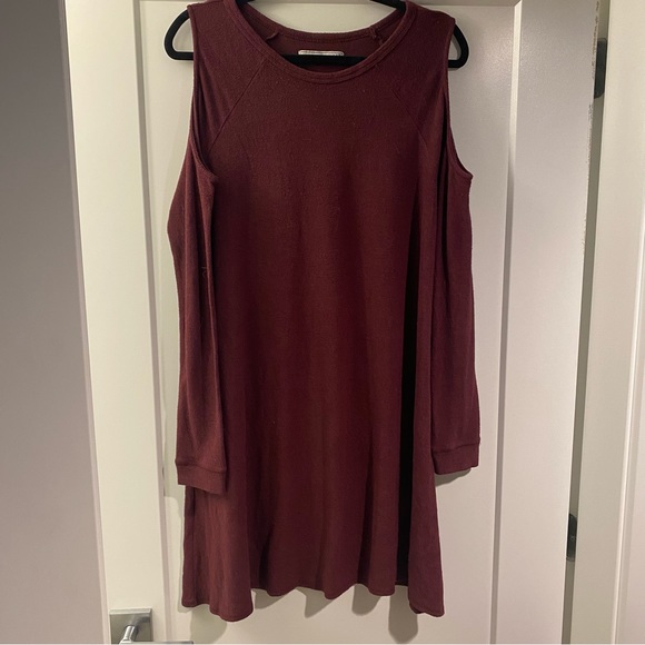 Abercrombie and Fitch Cold Shoulder Swing Dress in Burgundy, Size Large Tall 🎀 - Picture 2 of 6